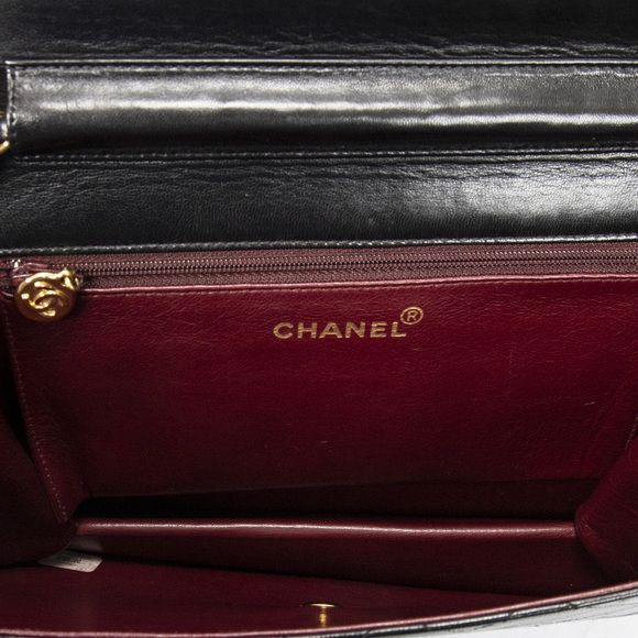 Chanel Vintage Push Lock Straight Flap - Picture 9 of 10